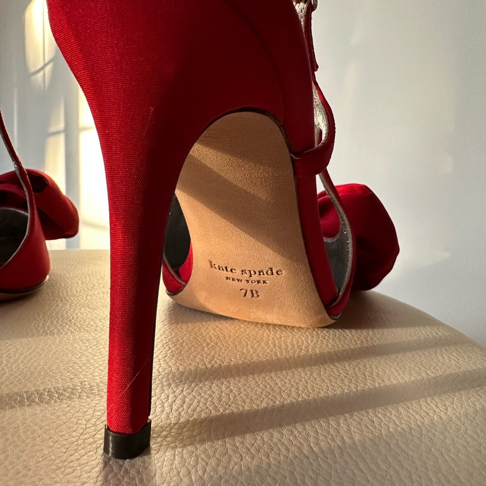 Kate Spade Holiday/ Christmas Bow Slingback Heels - Picture 3 of 8